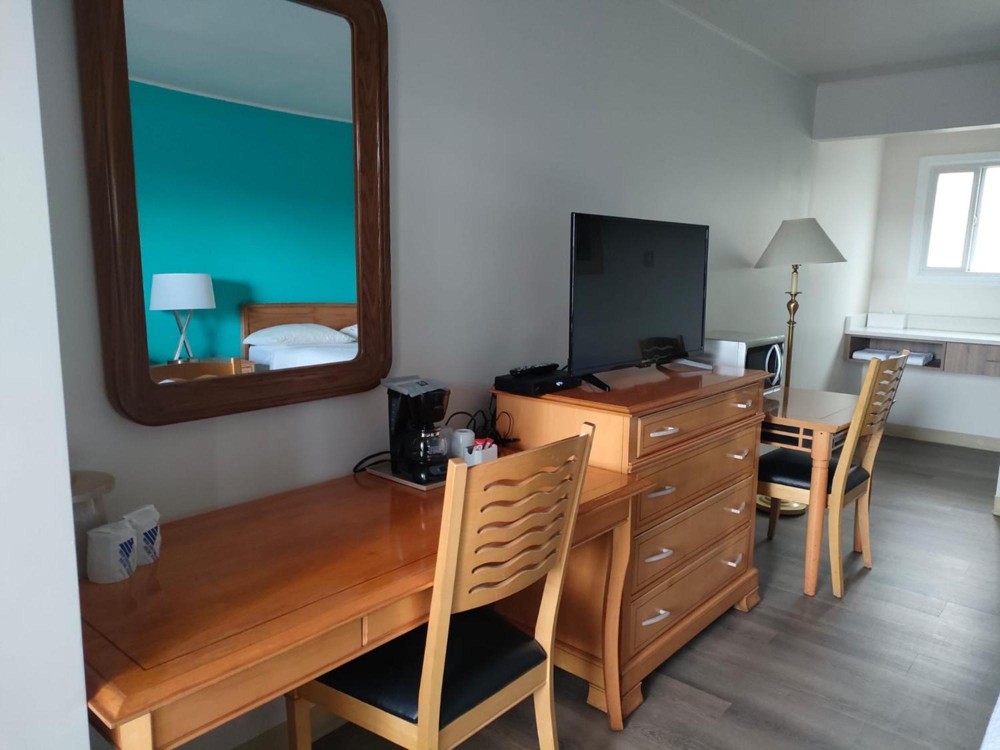 Tara Vista Inn Хинтън Екстериор снимка