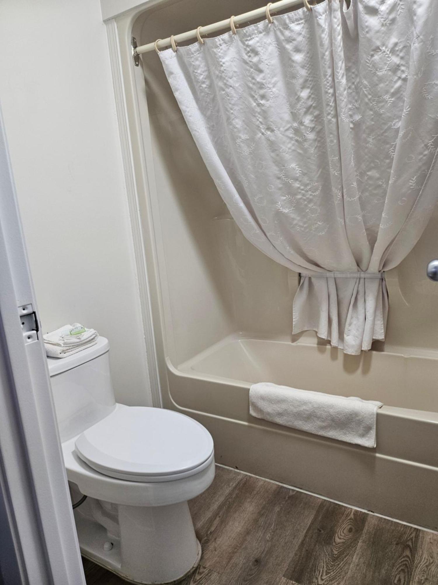 Tara Vista Inn Хинтън Екстериор снимка